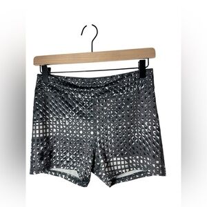 Under Armour Gray & White Geometric Print Athletic Shorts Size M